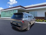 2025 Navigator L Thumbnail 4
