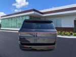2025 Navigator L Thumbnail 5