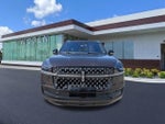 2025 Navigator L Thumbnail 9