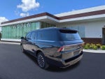 2025 Navigator L Thumbnail 6