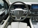 2023 Navigator L Thumbnail 18