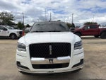 2024 Navigator L Thumbnail 3