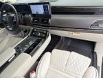 2024 Navigator L Thumbnail 14