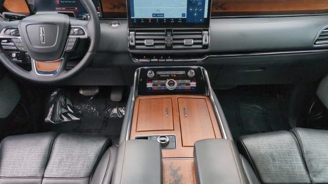 2024 Lincoln Navigator L Black Label
