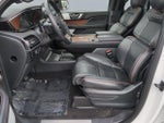 2024 Navigator L Thumbnail 6