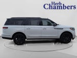 2024 Navigator L Thumbnail 10