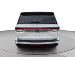 2024 Navigator L Thumbnail 11
