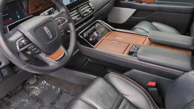 2024 Lincoln Navigator L Black Label