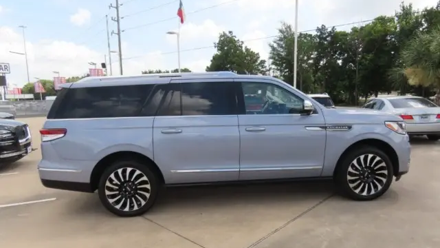 2024 Lincoln Navigator L Black Label