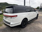 2024 Navigator L Thumbnail 4