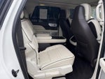 2024 Navigator L Thumbnail 6