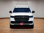 2025 Navigator L Thumbnail 2