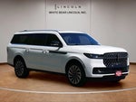 2025 Navigator L Thumbnail 3