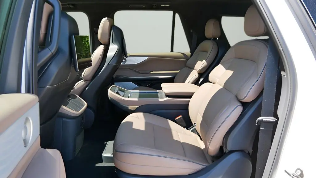 2025 Lincoln Navigator L Black Label