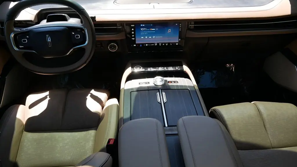 2025 Lincoln Navigator L Black Label
