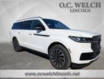 2025 Navigator L Thumbnail 1