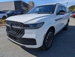 2025 Navigator L Thumbnail 8