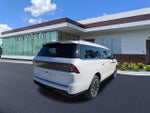 2025 Navigator L Thumbnail 4