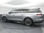 2022 Navigator L Thumbnail 5