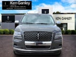 2022 Navigator L Thumbnail 2