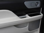 2022 Navigator L Thumbnail 15