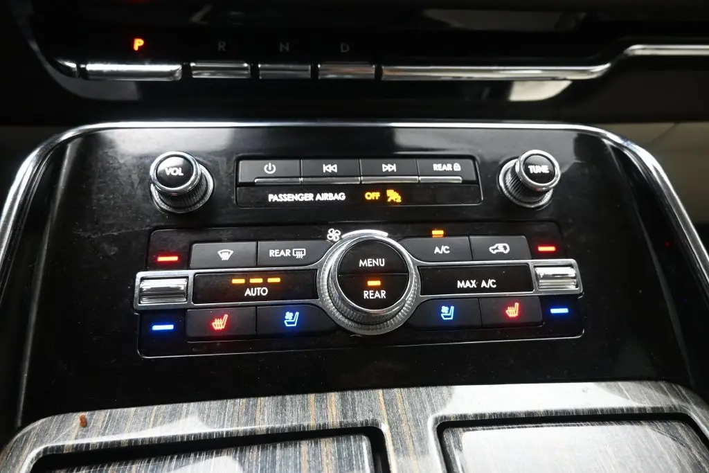 2021 Lincoln Navigator - $41,898