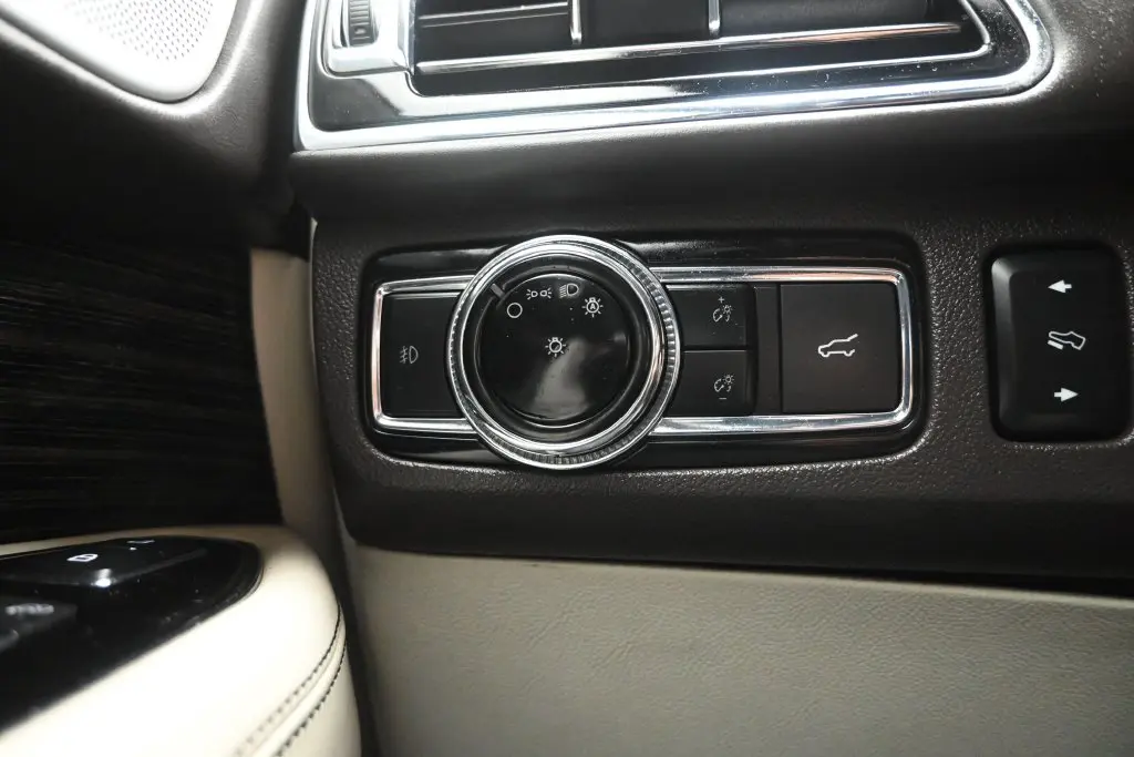 2021 Lincoln Navigator - $41,898