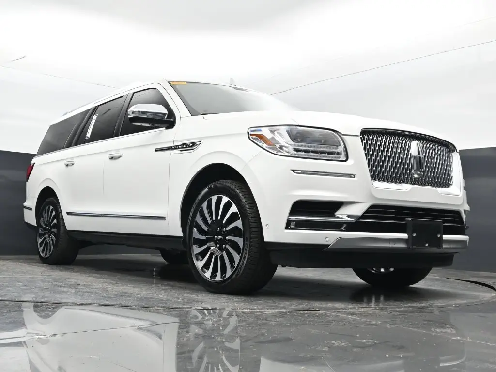 2021 Lincoln Navigator - $41,898