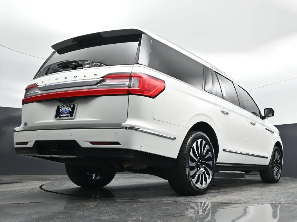 2021 Lincoln Navigator - $41,898
