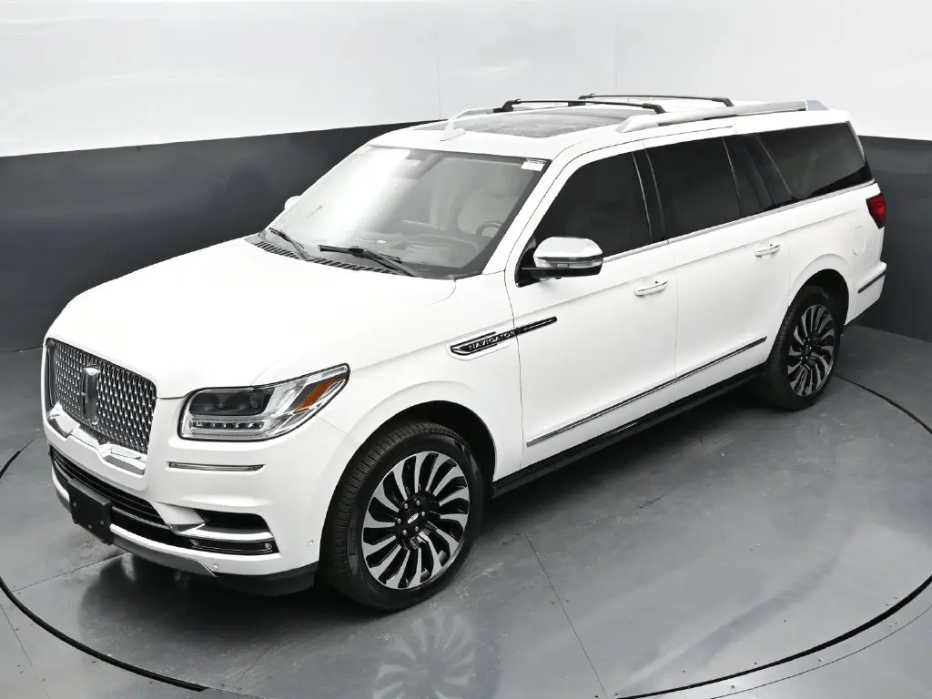 2021 Lincoln Navigator - $41,898