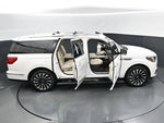 2021 Navigator L Thumbnail 33