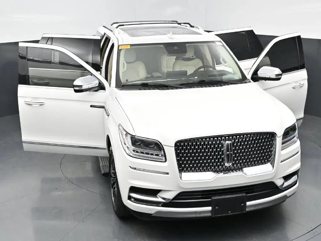 2021 Lincoln Navigator - $41,898