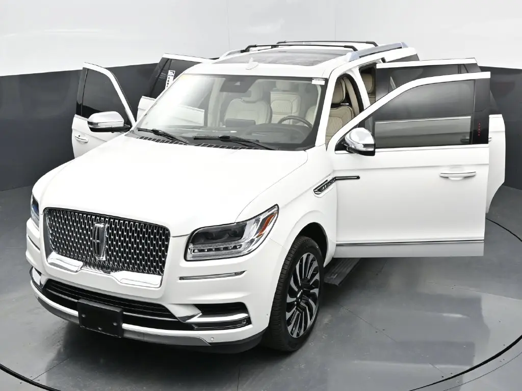 2021 Lincoln Navigator - $41,898