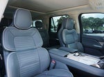 2021 Navigator L Thumbnail 2
