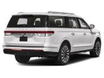 2022 Navigator L Thumbnail 3