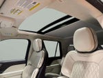 2021 Navigator L Thumbnail 16