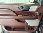 2021 Navigator L Thumbnail 25