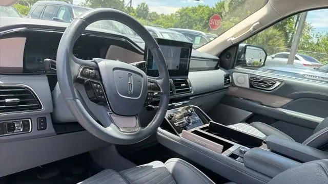 2022 Lincoln Navigator L Black Label
