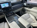 2022 Navigator L Thumbnail 4