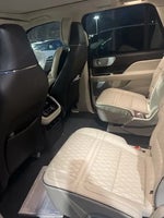 2020 Navigator L Thumbnail 3