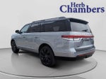 2022 Navigator L Thumbnail 3