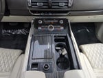 2022 Navigator L Thumbnail 17
