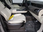 2022 Navigator L Thumbnail 20