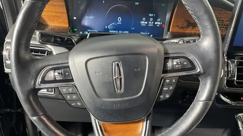 2022 Lincoln Navigator L Black Label