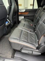 2022 Navigator L Thumbnail 14