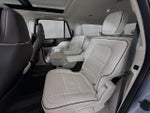 2022 Navigator L Thumbnail 27