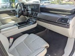 2022 Navigator L Thumbnail 10