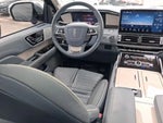 2022 Navigator L Thumbnail 8