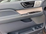 2022 Navigator L Thumbnail 13