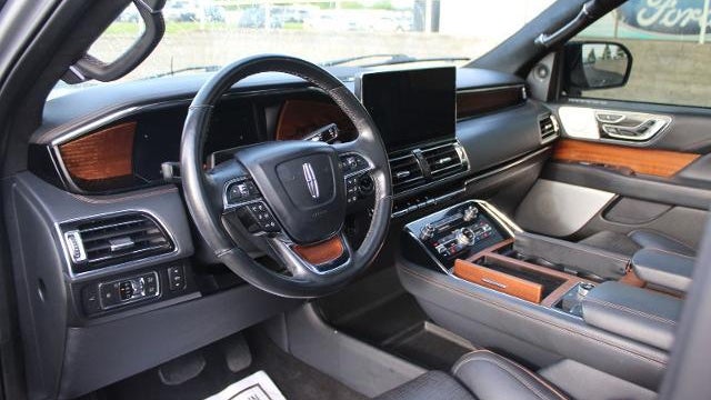 2022 Lincoln Navigator L Black Label